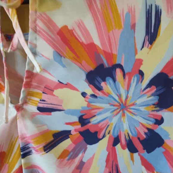 Blouse with cold shoulder and splashes of colors size L - Picture 6 of 6